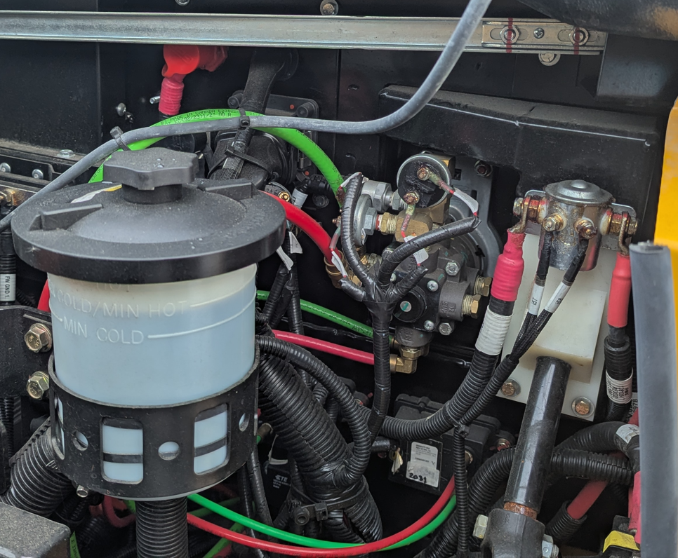Pneumatic valve for air brakes