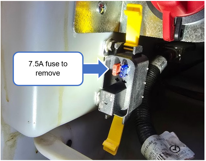 Figure 3– 7.5A fuse to remove