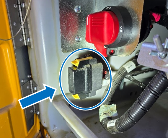 – Boîtier porte-fusible